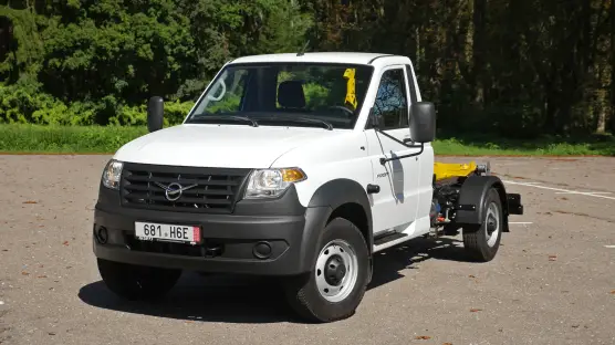 UAZ 23602 Profi Singlecab kontejner