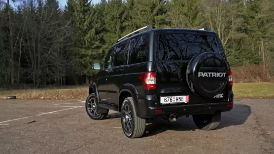 UAZ 3163 Patriot AT