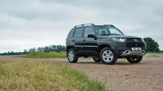 Lada Niva Travel