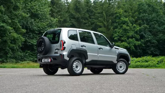 Lada Niva Travel