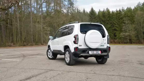 Lada Niva Travel