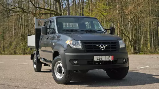 UAZ 23632 Profi Doublecab sklápěč