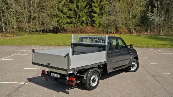UAZ 23632 Profi Doublecab sklápěč