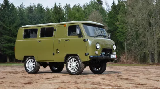 UAZ 3962 Medical Van