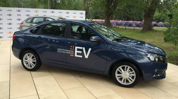Lada Vesta EV a CNG