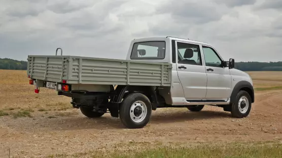 UAZ 23632 Profi Doublecab valník