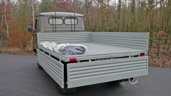 UAZ 3303 dropside truck