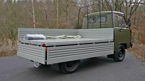 UAZ 3303 Valník